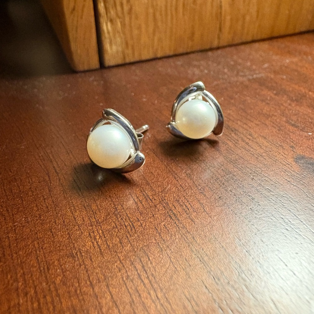 Elegant Silver and White Pearl Earrings